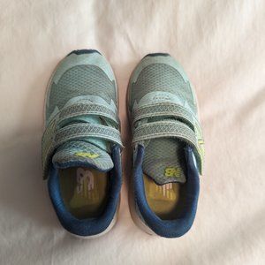 New Balance Rave Run v1 Sneakers (Infant/Toddler) Bali Blue/Mako Blue Size 9